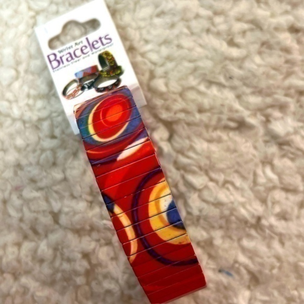 Sourcing Int'l Stretch Wrist Art Bracelet